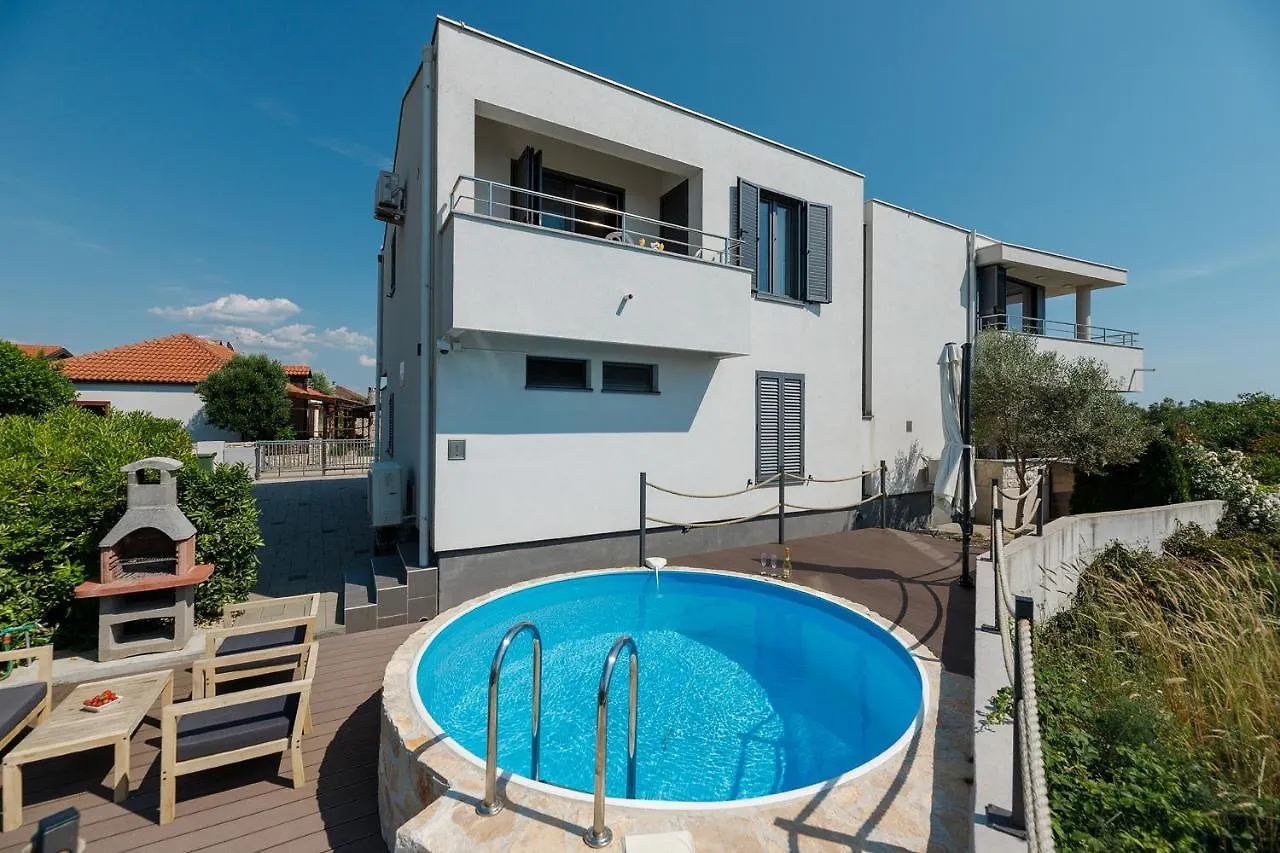 Apartment Malo Ferienvilla Privlaka, Pool, Boje, Wi-Fi, Wallbox Privlaka